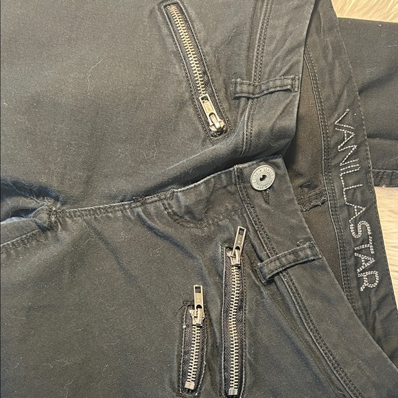 Vanilla Star Skinny Jeans with Zipper Accents - Picture 8 of 8